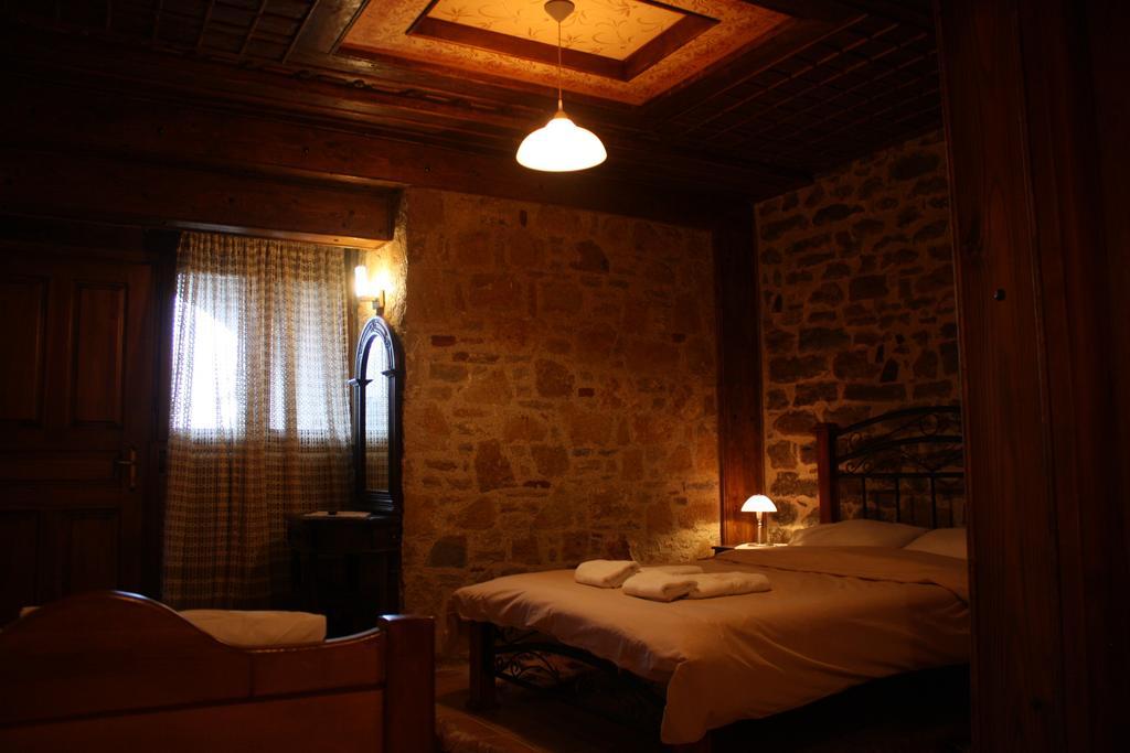 Guesthouse To Spiti Τou Gakou Nestorion Rum bild